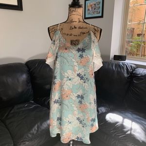 Flutter sleeve shift dress NWT